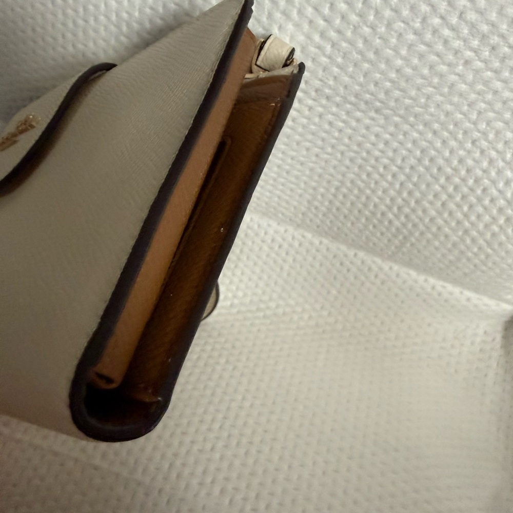 Coach White Leather Phone Wristlet Wallet Flap Snap Zip ID Card Holder - Picture 5 of 6